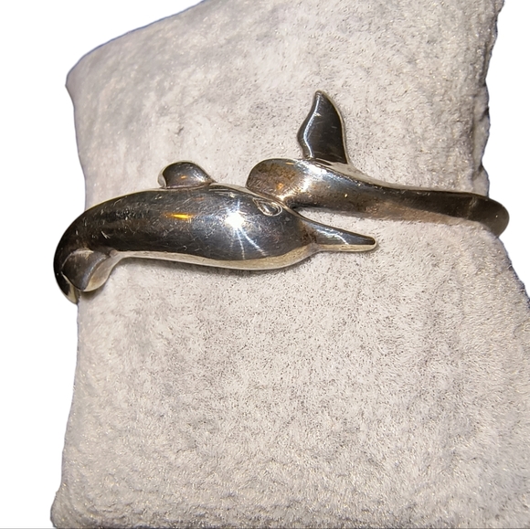Kabana Sterling Silver Dolphin Head & Tail cuff bracelet - Picture 3 of 12